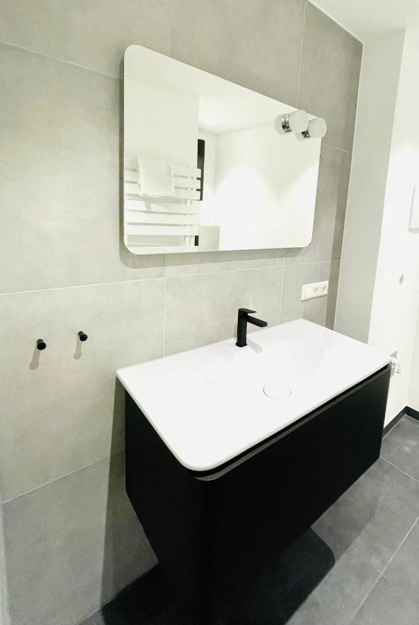 & Mountains - Compact Living - 38sqm Apartment